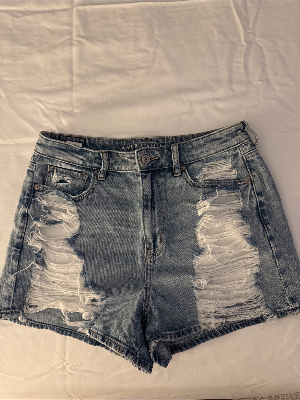 American Eagle Distressed Mom Short